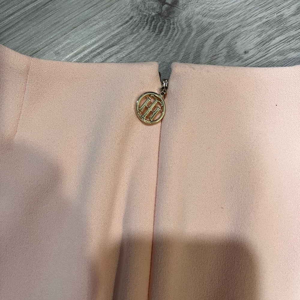 TOMMY HILFIGER Elegant Black and Pink Striped Dress - Picture 6 of 11